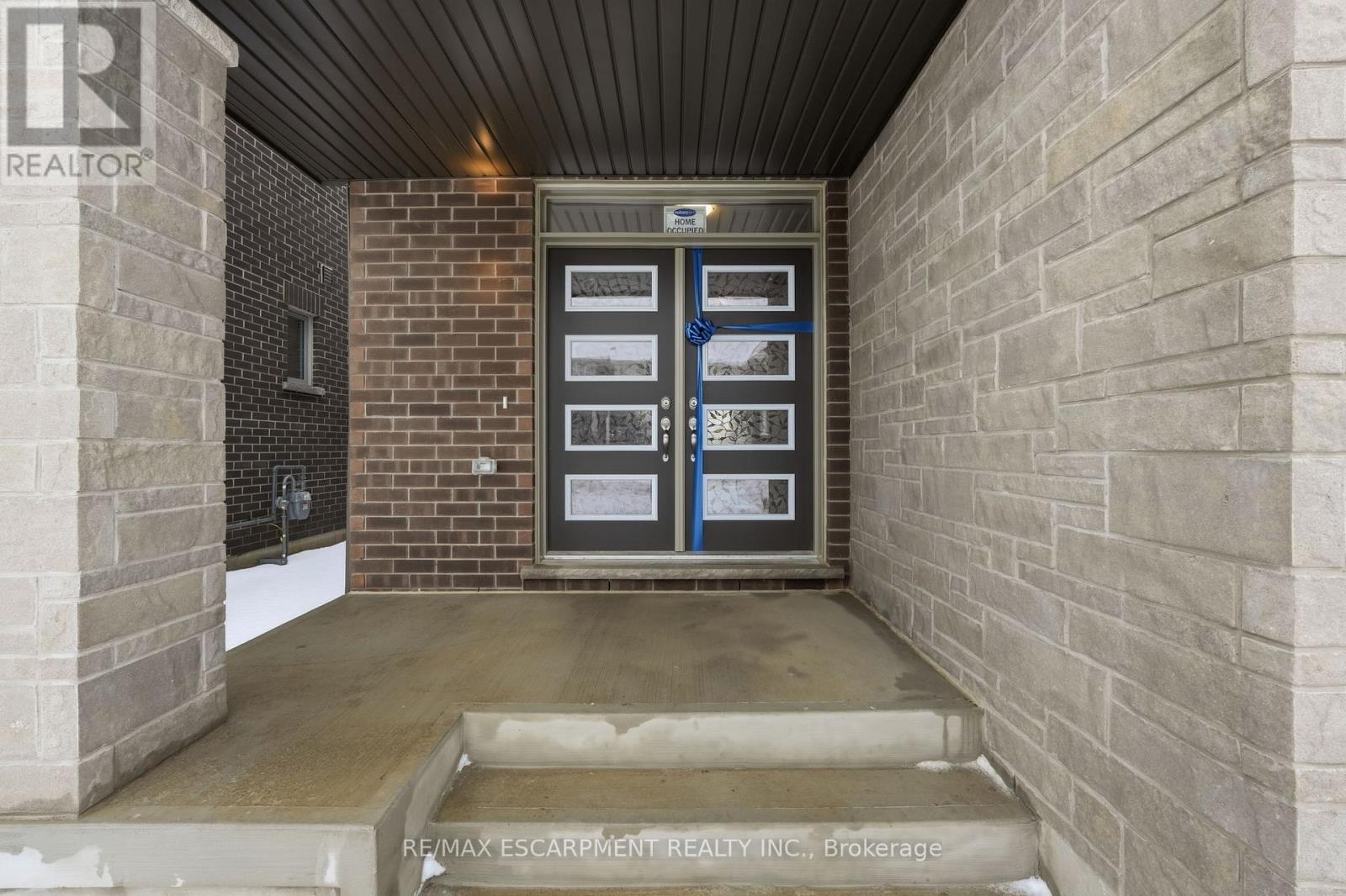 322 Millstone Street, Kitchener, Ontario  N2R 0V4 - Photo 2 - X12687872