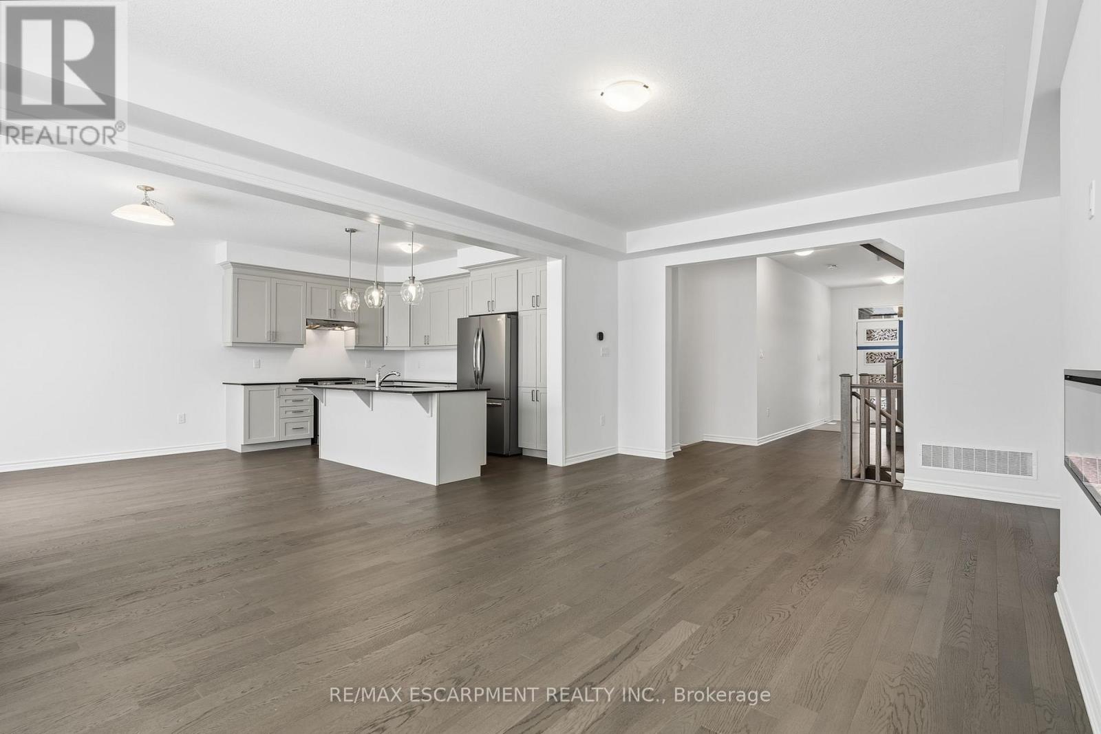 322 Millstone Street, Kitchener, Ontario  N2R 0V4 - Photo 8 - X12687872