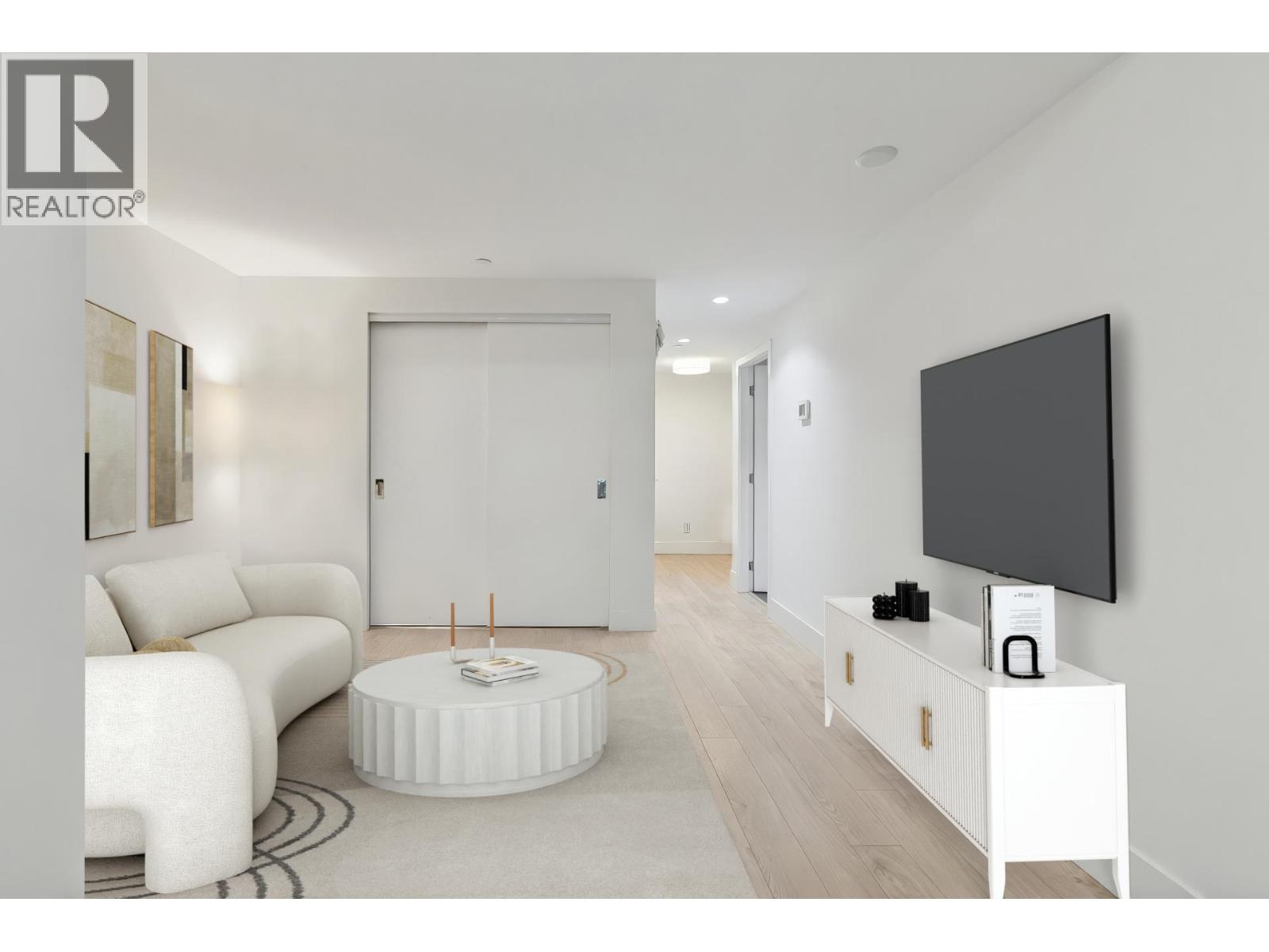 707 680 Seylynn Crescent, North Vancouver, British Columbia  V7J 0B5 - Photo 5 - R3077438