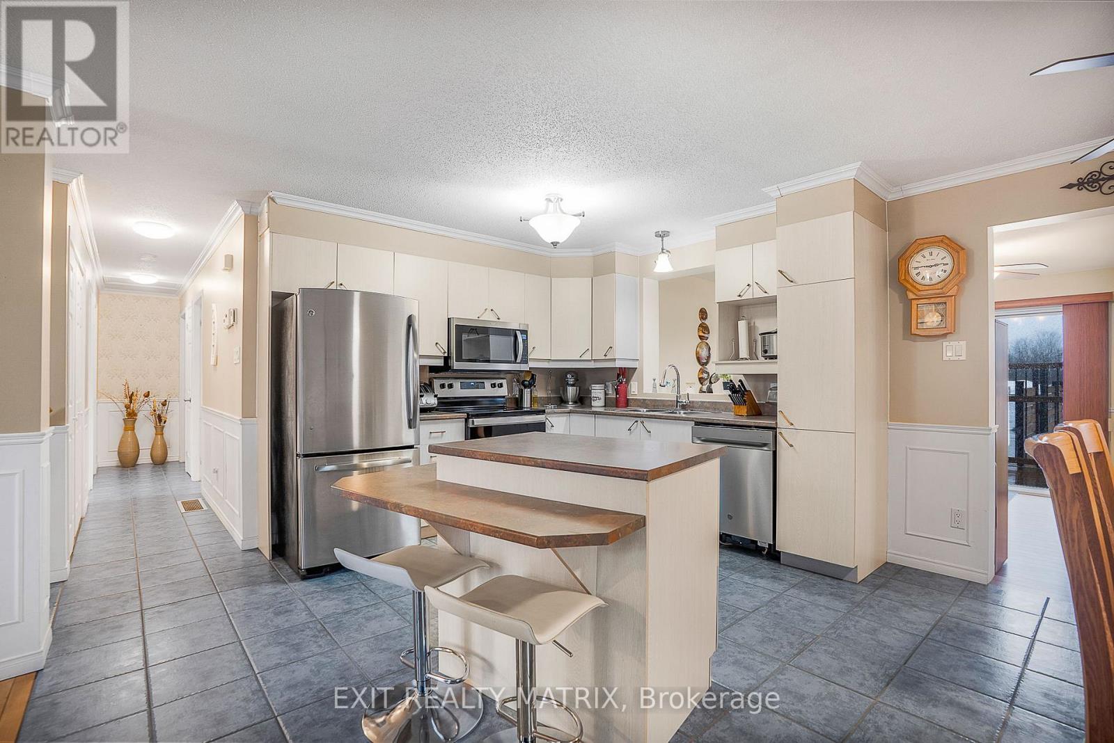 213 Longueuil Street, Champlain, Ontario  K0B 1K0 - Photo 11 - X12687916