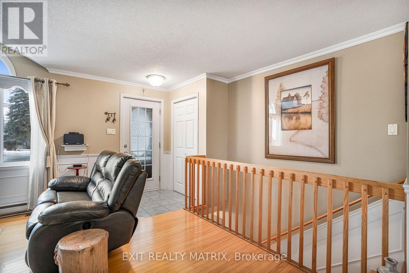 213 Longueuil Street, Champlain, Ontario  K0B 1K0 - Photo 3 - X12687916