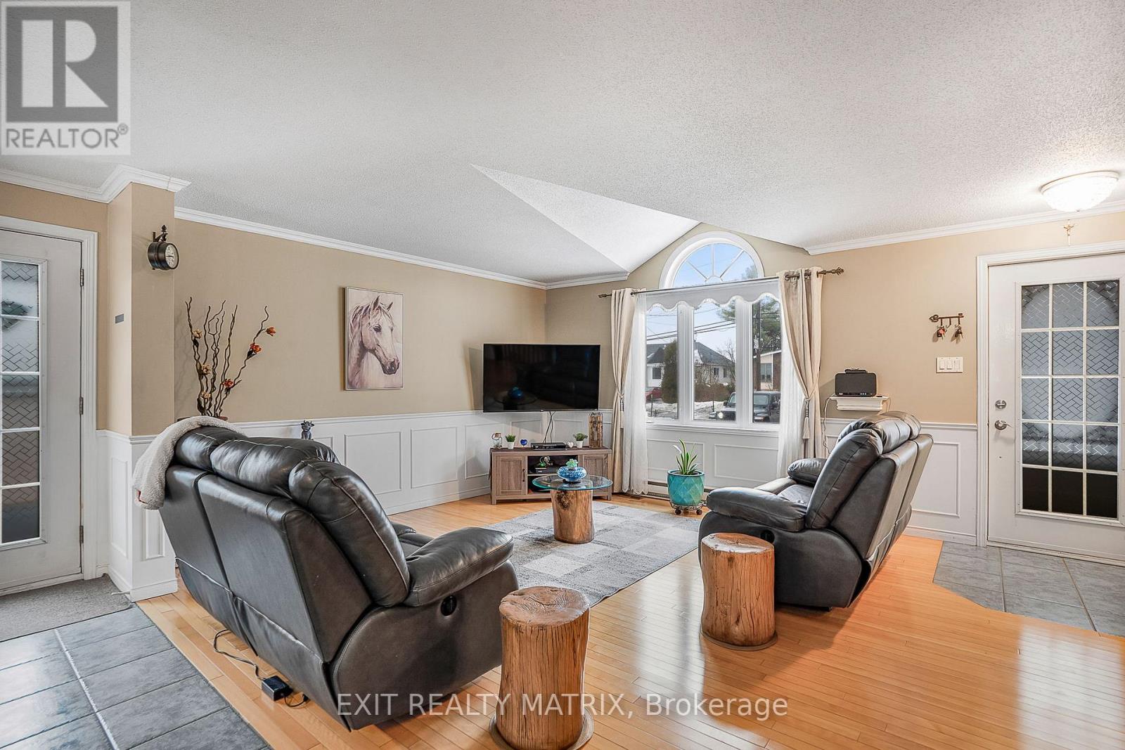 213 Longueuil Street, Champlain, Ontario  K0B 1K0 - Photo 4 - X12687916