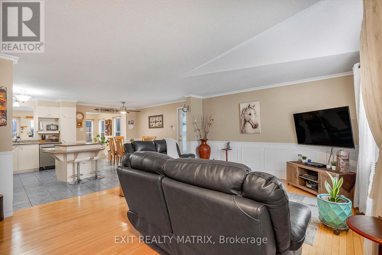 213 Longueuil Street, Champlain, Ontario  K0B 1K0 - Photo 5 - X12687916