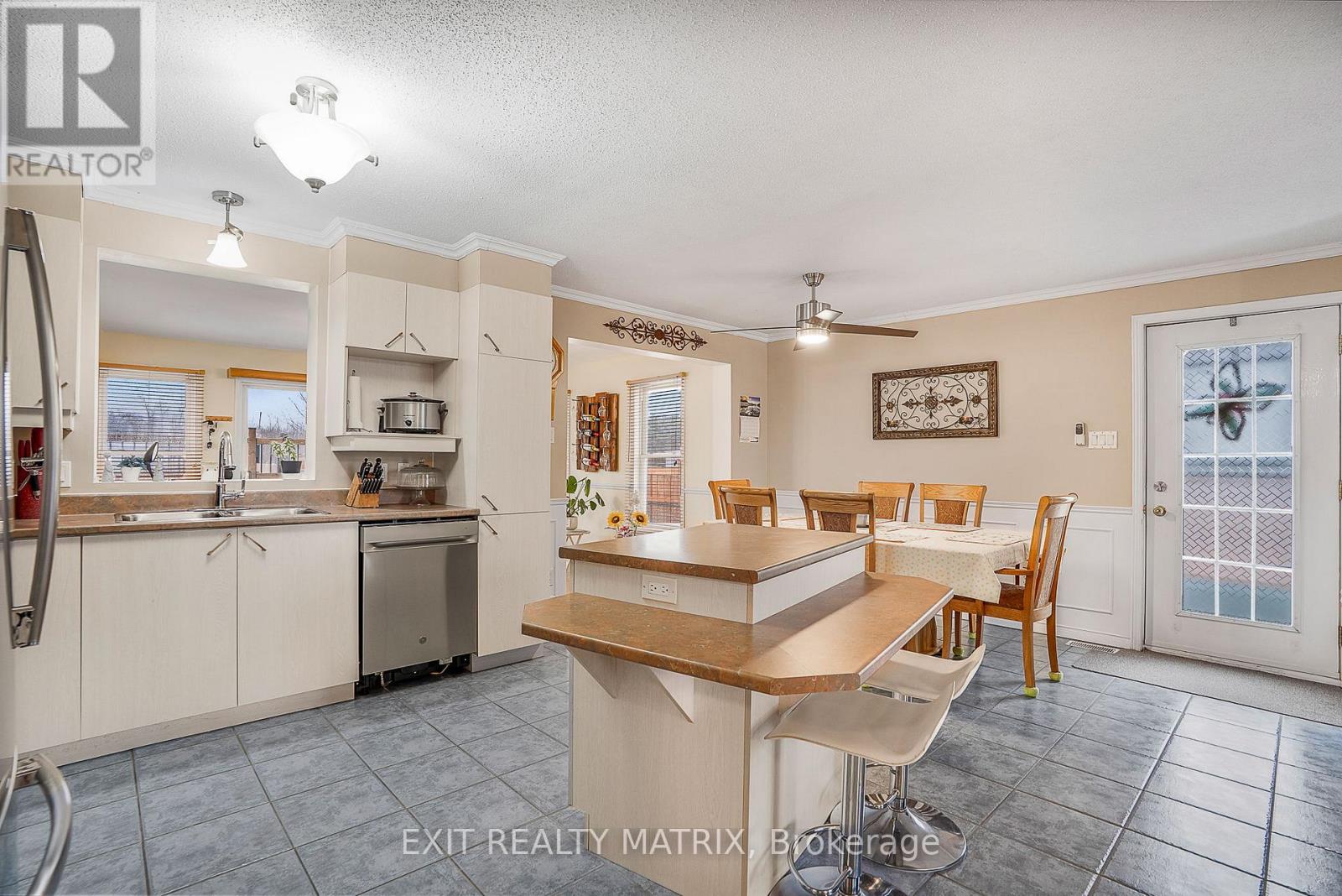 213 Longueuil Street, Champlain, Ontario  K0B 1K0 - Photo 8 - X12687916