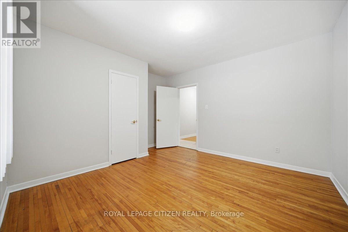 Main - 20 Dunsmore Gardens, Toronto, Ontario  M3H 3M2 - Photo 17 - C12682246