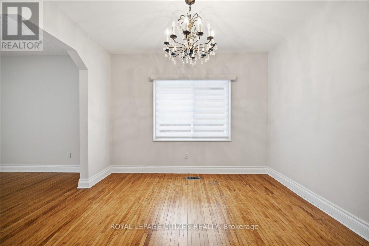 Main - 20 Dunsmore Gardens, Toronto, Ontario  M3H 3M2 - Photo 12 - C12682246