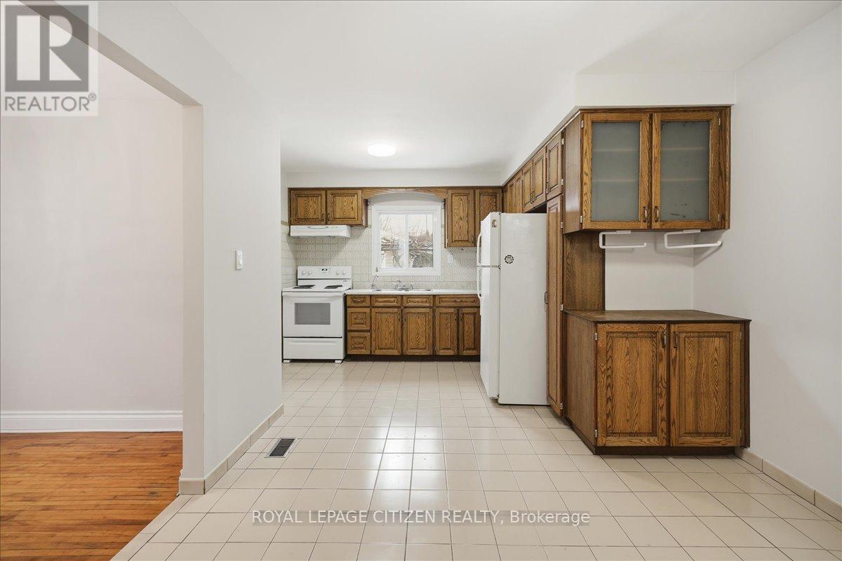 Main - 20 Dunsmore Gardens, Toronto, Ontario  M3H 3M2 - Photo 23 - C12682246