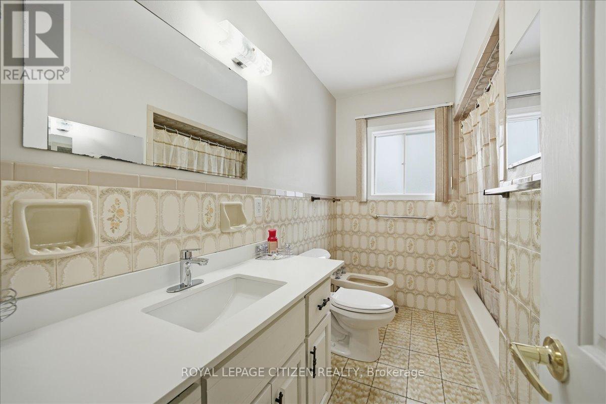 Main - 20 Dunsmore Gardens, Toronto, Ontario  M3H 3M2 - Photo 29 - C12682246