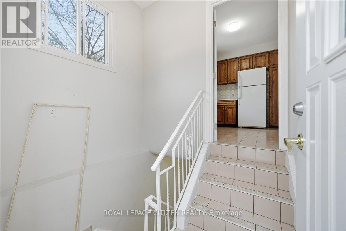 Main - 20 Dunsmore Gardens, Toronto, Ontario  M3H 3M2 - Photo 31 - C12682246