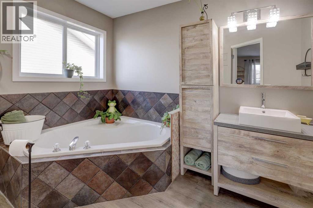 113 Thornleigh Close Se, Airdrie, Alberta  T4A 2E6 - Photo 14 - A2278616