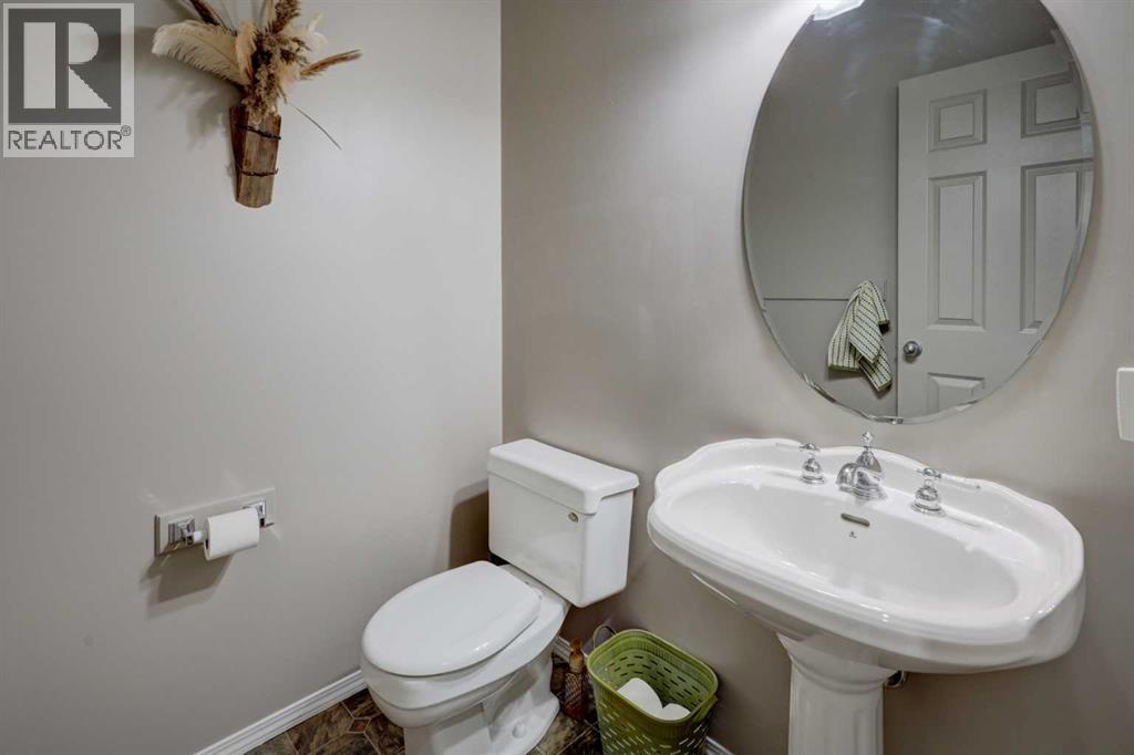 113 Thornleigh Close Se, Airdrie, Alberta  T4A 2E6 - Photo 8 - A2278616