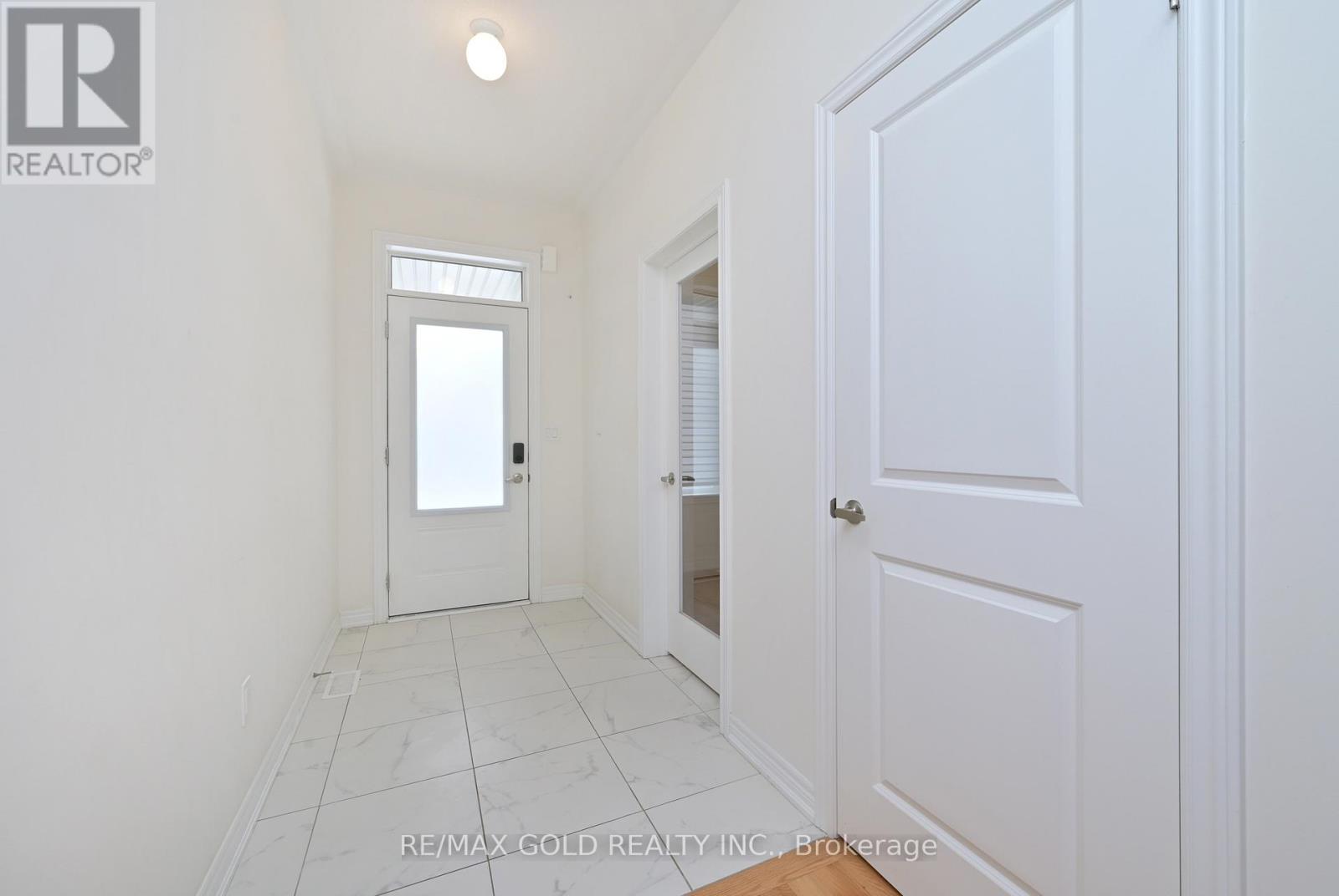 1345 Davis Loop, Innisfil, Ontario  L0L 0B1 - Photo 2 - N12594082