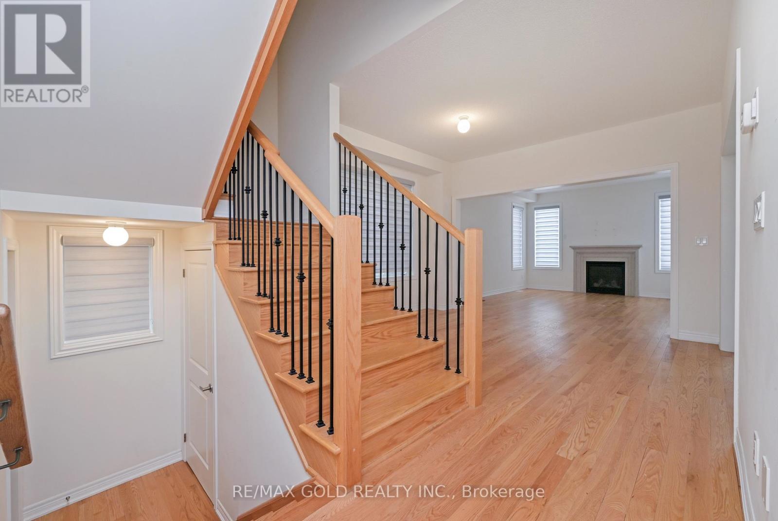 1345 Davis Loop, Innisfil, Ontario  L0L 0B1 - Photo 5 - N12594082