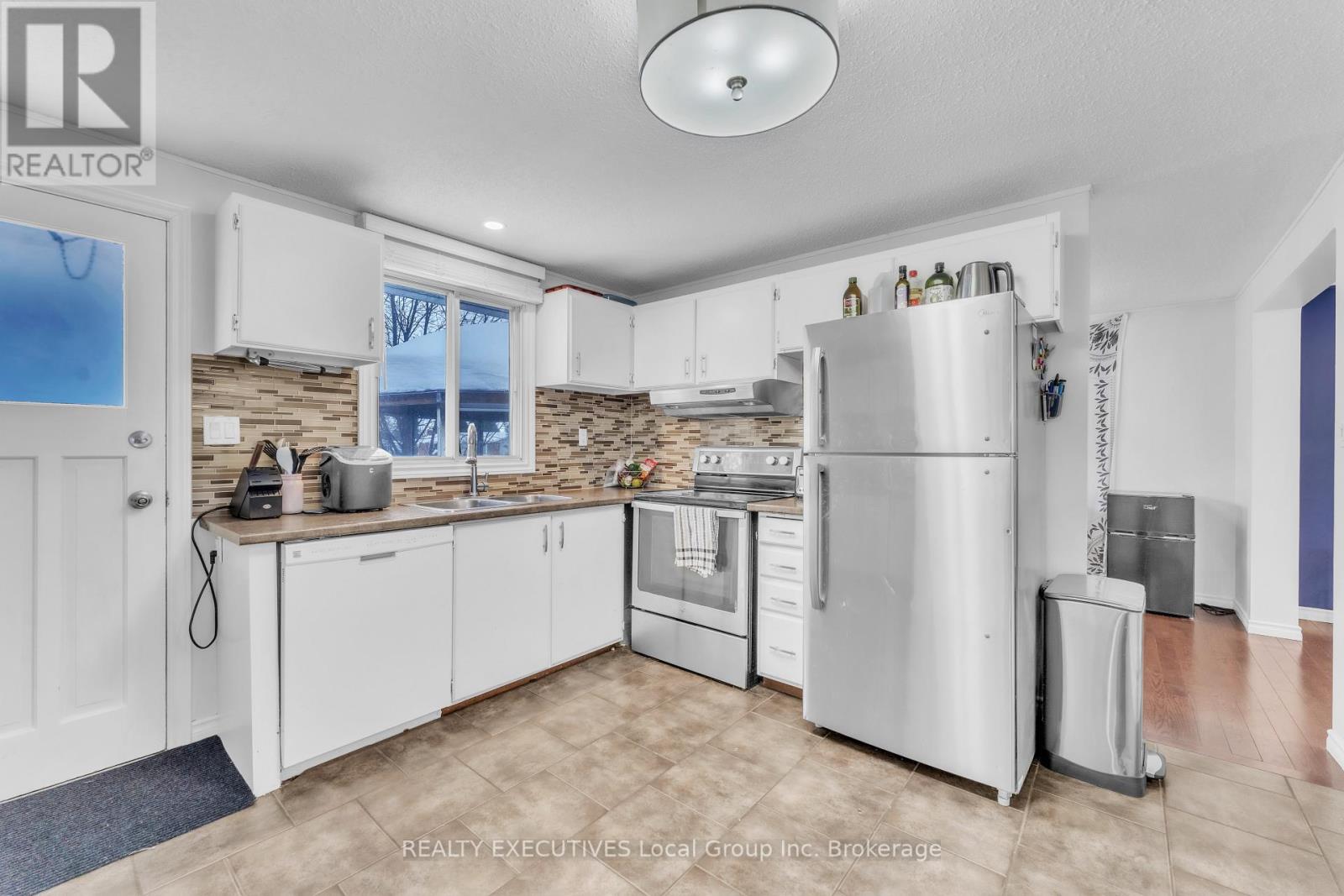 384 Justin Street, North Bay, Ontario  P1B 5J9 - Photo 12 - X12688082