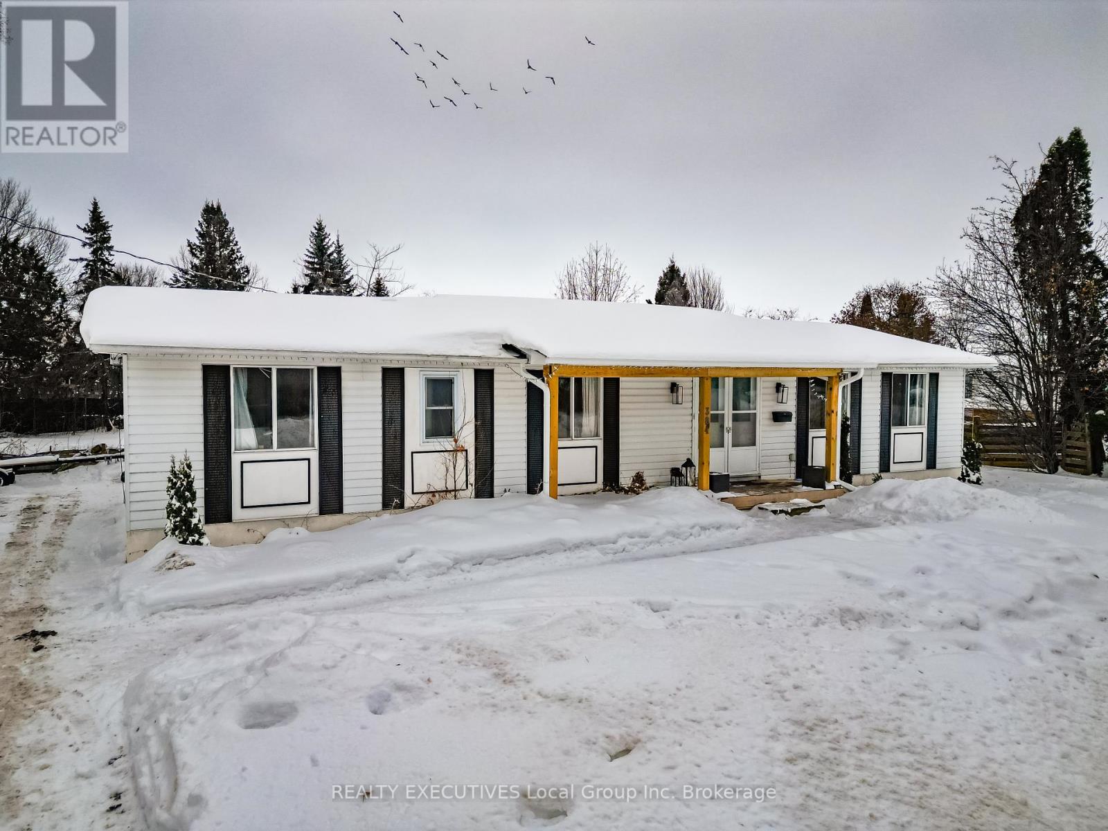 384 Justin Street, North Bay, Ontario  P1B 5J9 - Photo 2 - X12688082