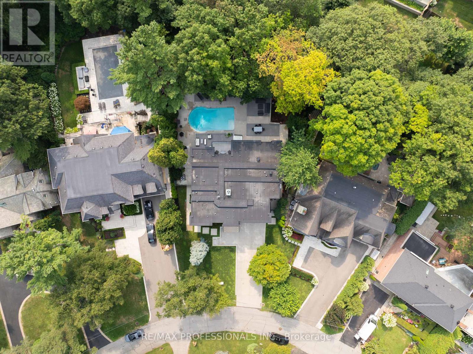 7 Ashley Park Road, Toronto, Ontario  M9A 4C9 - Photo 3 - W12687324