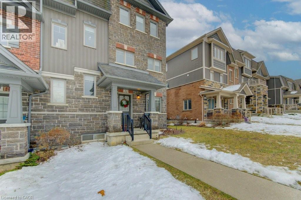 31 Eliza Avenue, Kitchener, Ontario  N2E 0G2 - Photo 4 - 40795096