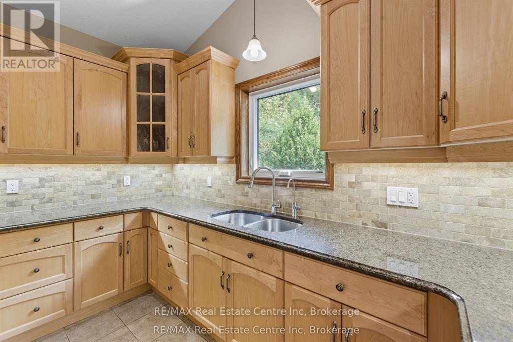 19 - 15 Valley Road, Guelph (Kortright East), Ontario  N1L 0H3 - Photo 6 - X12687964