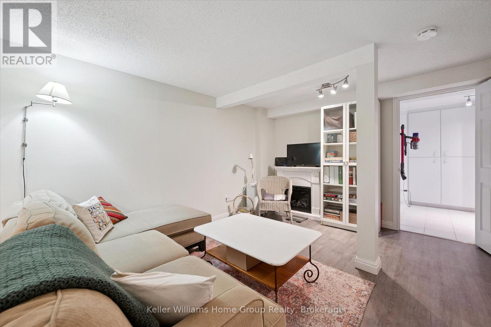 4 - 106 Woodlawn Road E, Guelph (Victoria North), Ontario  N1E 1B7 - Photo 31 - X12688056