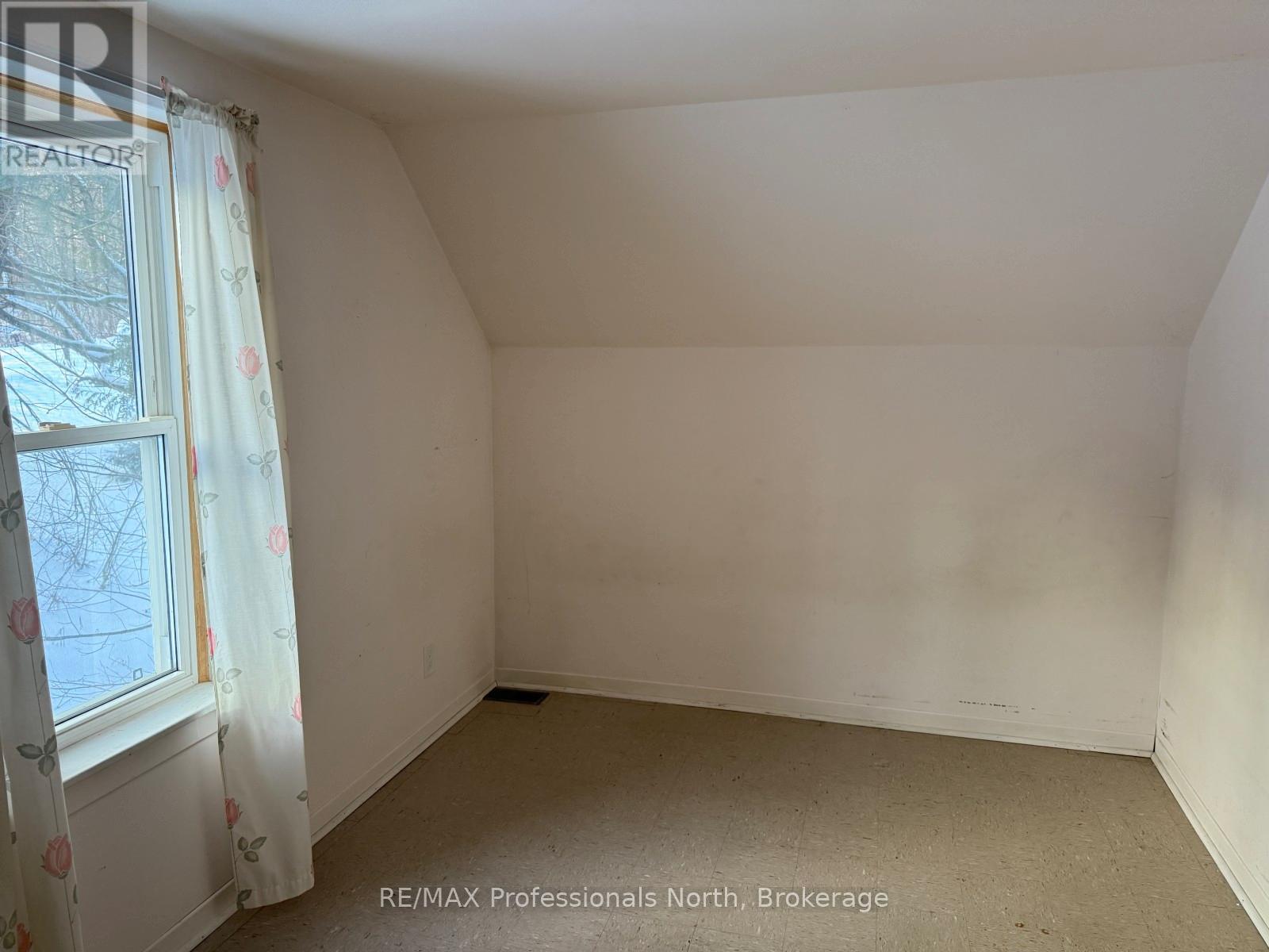 1092 Pioneer Road, Highlands East (Glamorgan), Ontario  K0M 1R0 - Photo 18 - X12688096