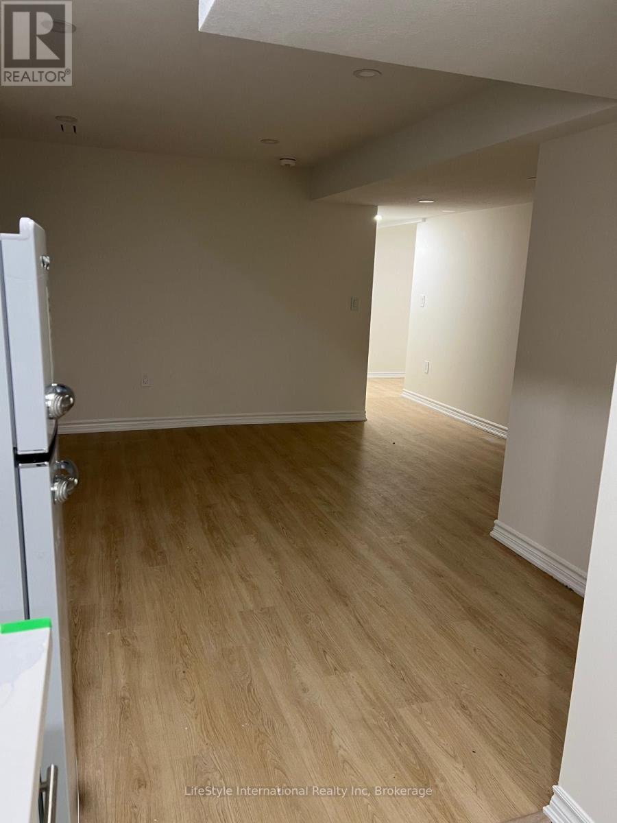 Lower - 87 Mussen Street, Guelph (Victoria North), Ontario  N1E 6Z3 - Photo 3 - X12688160