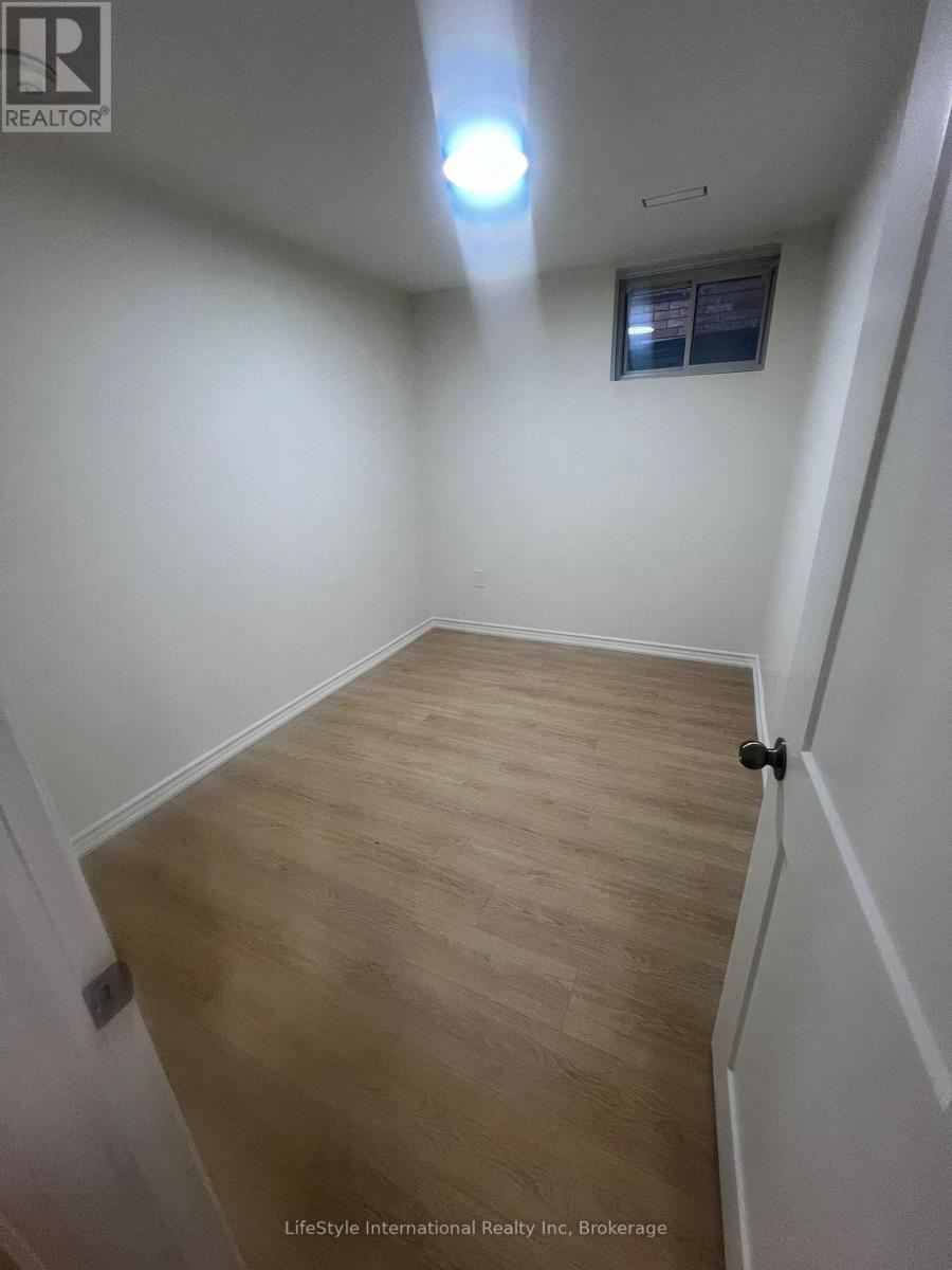 Lower - 87 Mussen Street, Guelph (Victoria North), Ontario  N1E 6Z3 - Photo 4 - X12688160