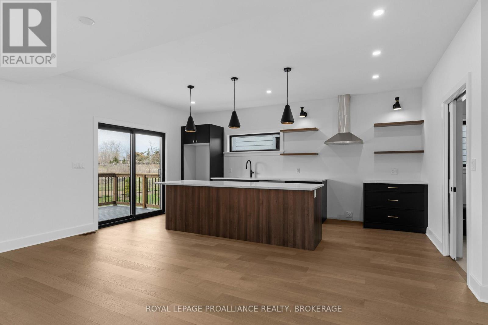 2 Park Crescent, Loyalist, Ontario  K7N 0C2 - Photo 10 - X12688108