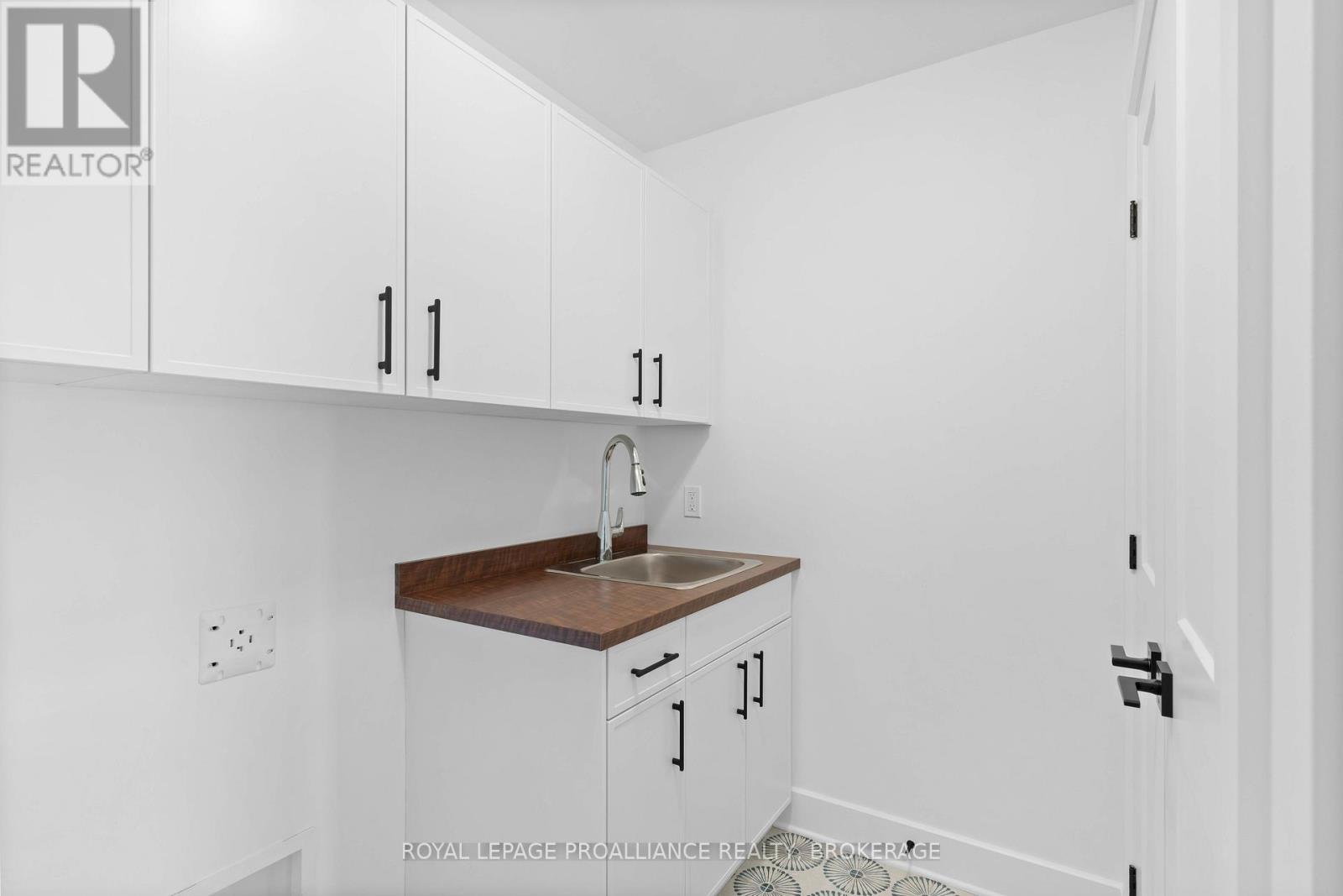 2 Park Crescent, Loyalist, Ontario  K7N 0C2 - Photo 26 - X12688108