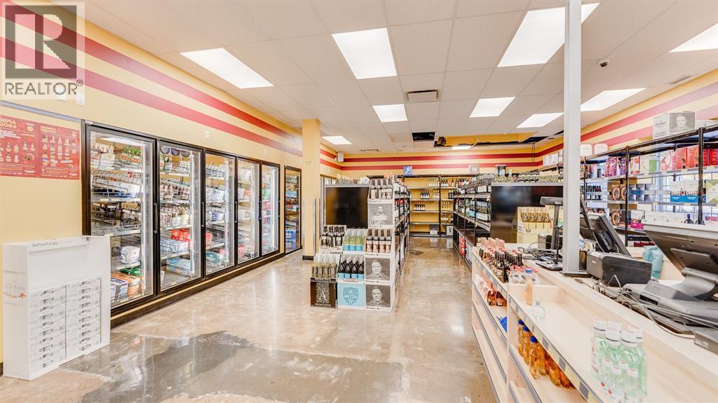 4617 50 Avenue, Red Deer, Alberta  T4N 3Z9 - Photo 4 - A2273829