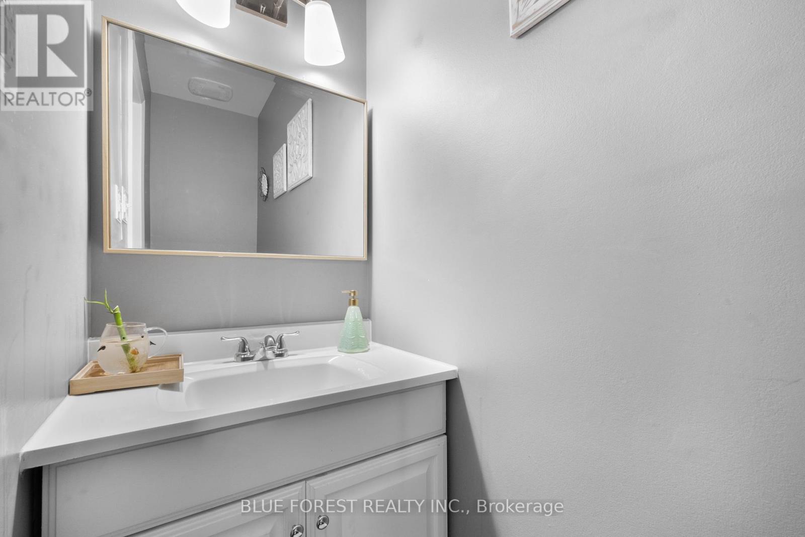 18 - 166 Southdale Road W, London South, Ontario N6J 2J1 - Photo 4 - X12688144