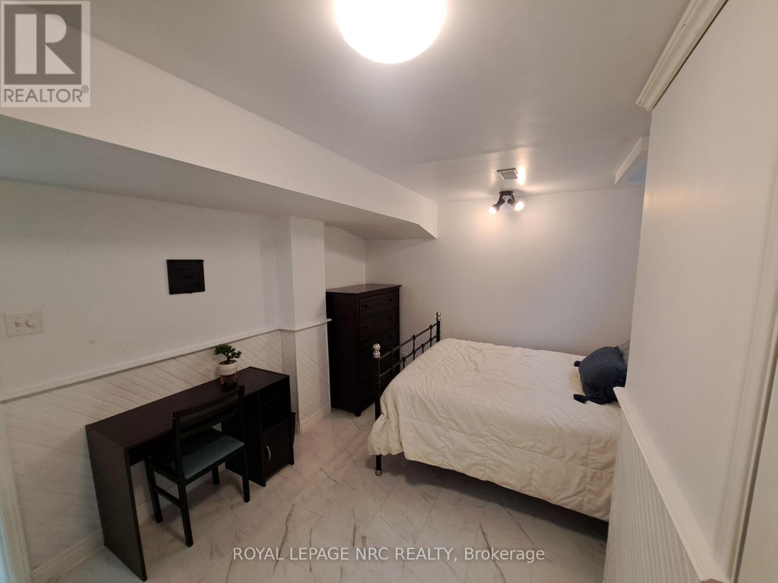 51 Briarsdale Crescent, Welland, Ontario  L3C 6S7 - Photo 36 - X12602118