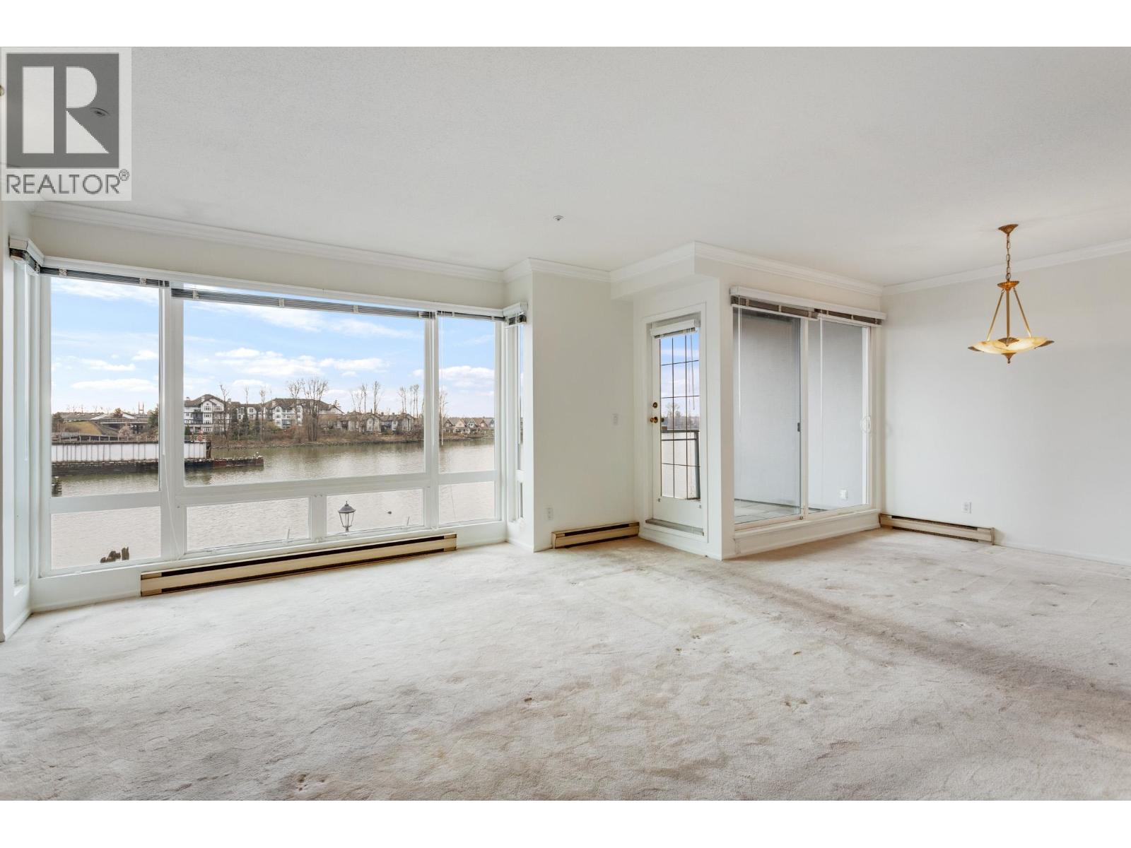 305 8 Laguna Court, New Westminster, British Columbia  V3M 6M6 - Photo 4 - R3078081