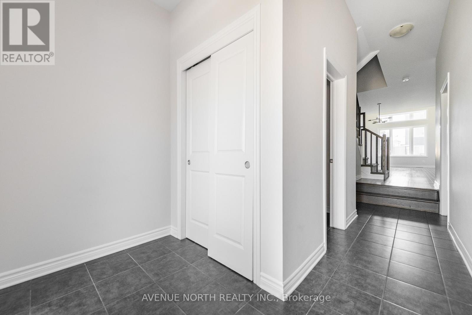 1024 Kijik Crescent, Ottawa, Ontario  K1X 0G9 - Photo 5 - X12687974