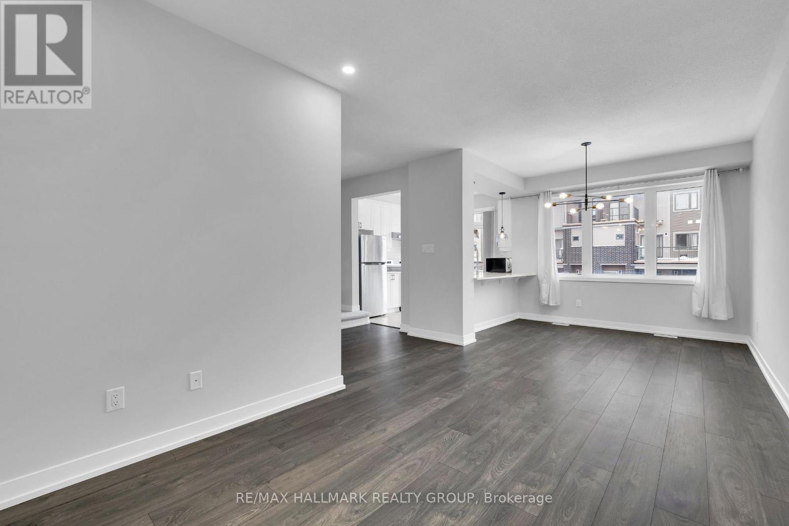 233 Anyolite Private, Ottawa, Ontario  K2J 6P5 - Photo 2 - X12687978