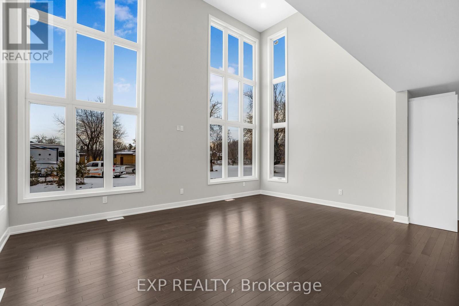 63 Chateauguay Street, Russell, Ontario  K0A 1W0 - Photo 14 - X12688048