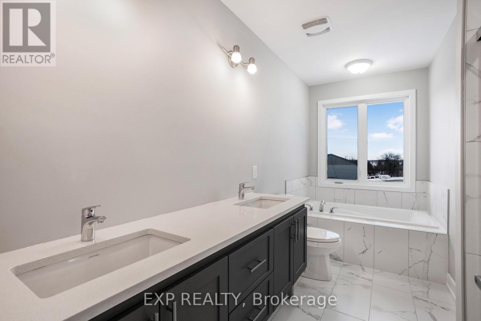 63 Chateauguay Street, Russell, Ontario  K0A 1W0 - Photo 23 - X12688048