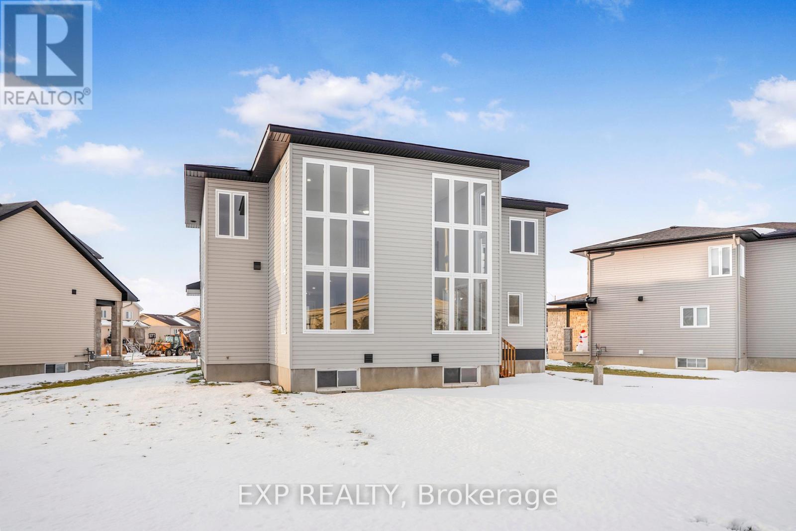 63 Chateauguay Street, Russell, Ontario  K0A 1W0 - Photo 30 - X12688048