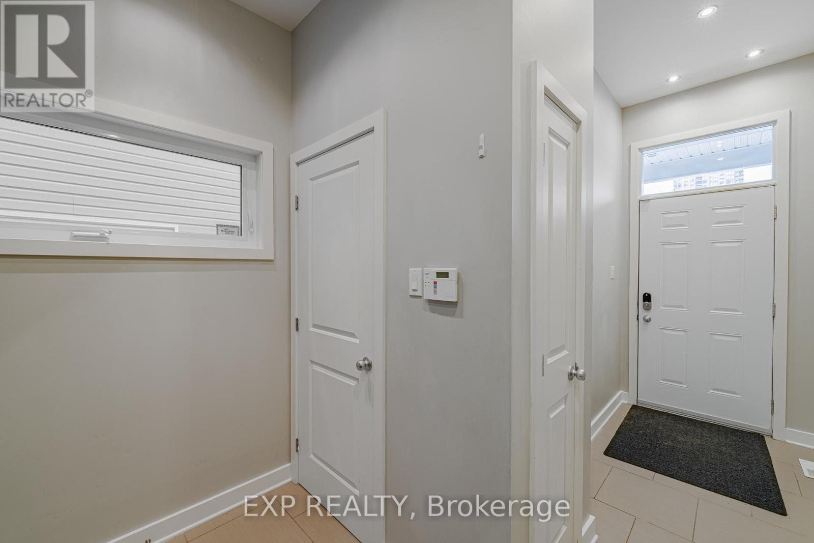 14 Camil Street, Ottawa, Ontario  K1K 0X1 - Photo 15 - X12688102