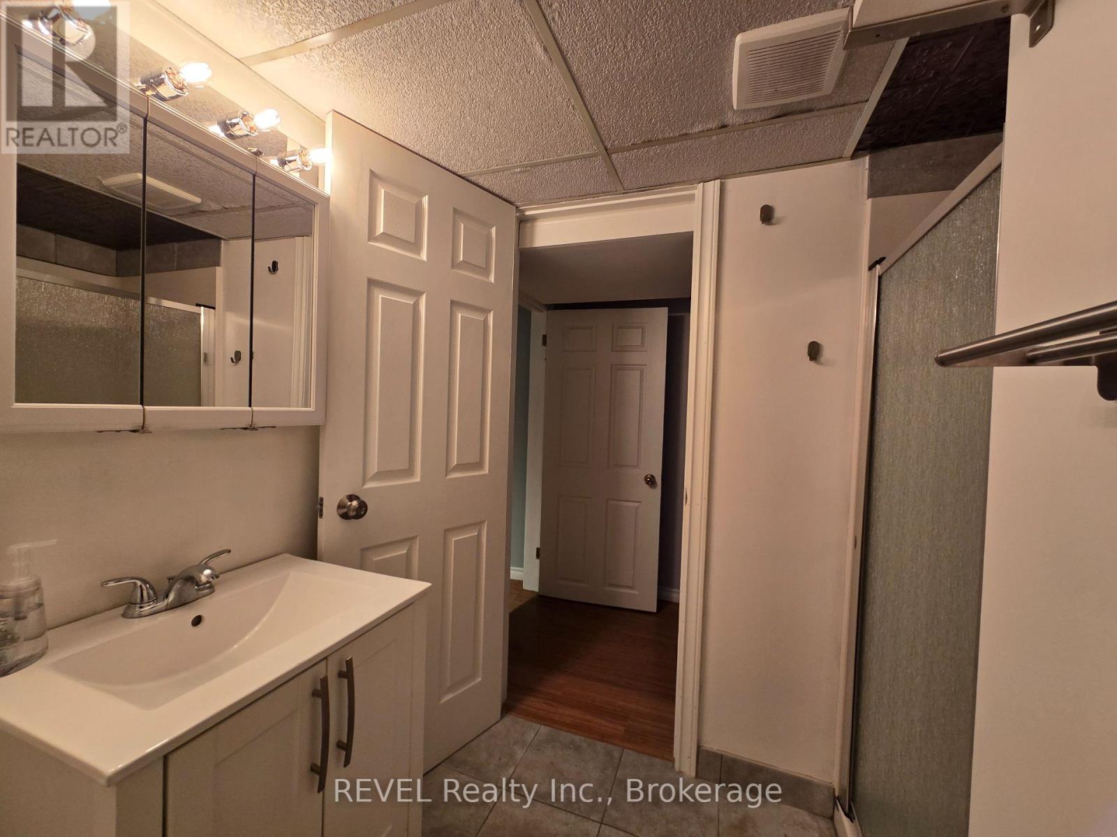 Lower Level - 33 Dundas Crescent, St. Catharines, Ontario  L2T 1T4 - Photo 10 - X12687962