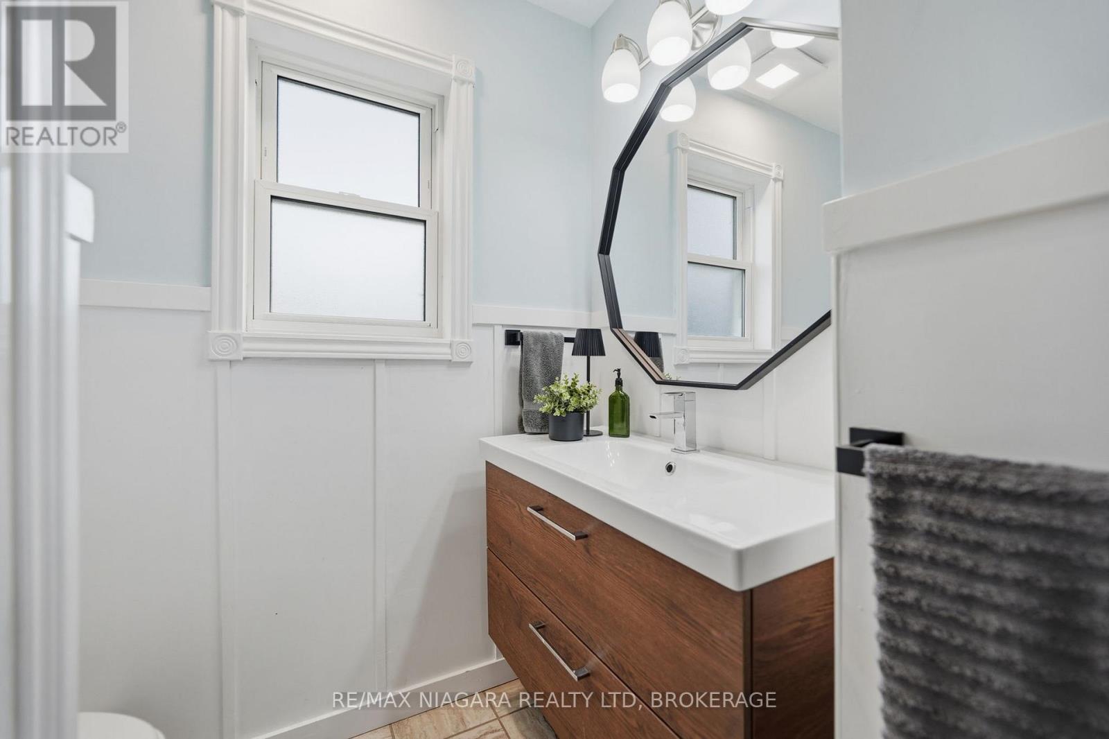 507 Niagara Street, St. Catharines, Ontario  L2M 3P4 - Photo 24 - X12688074