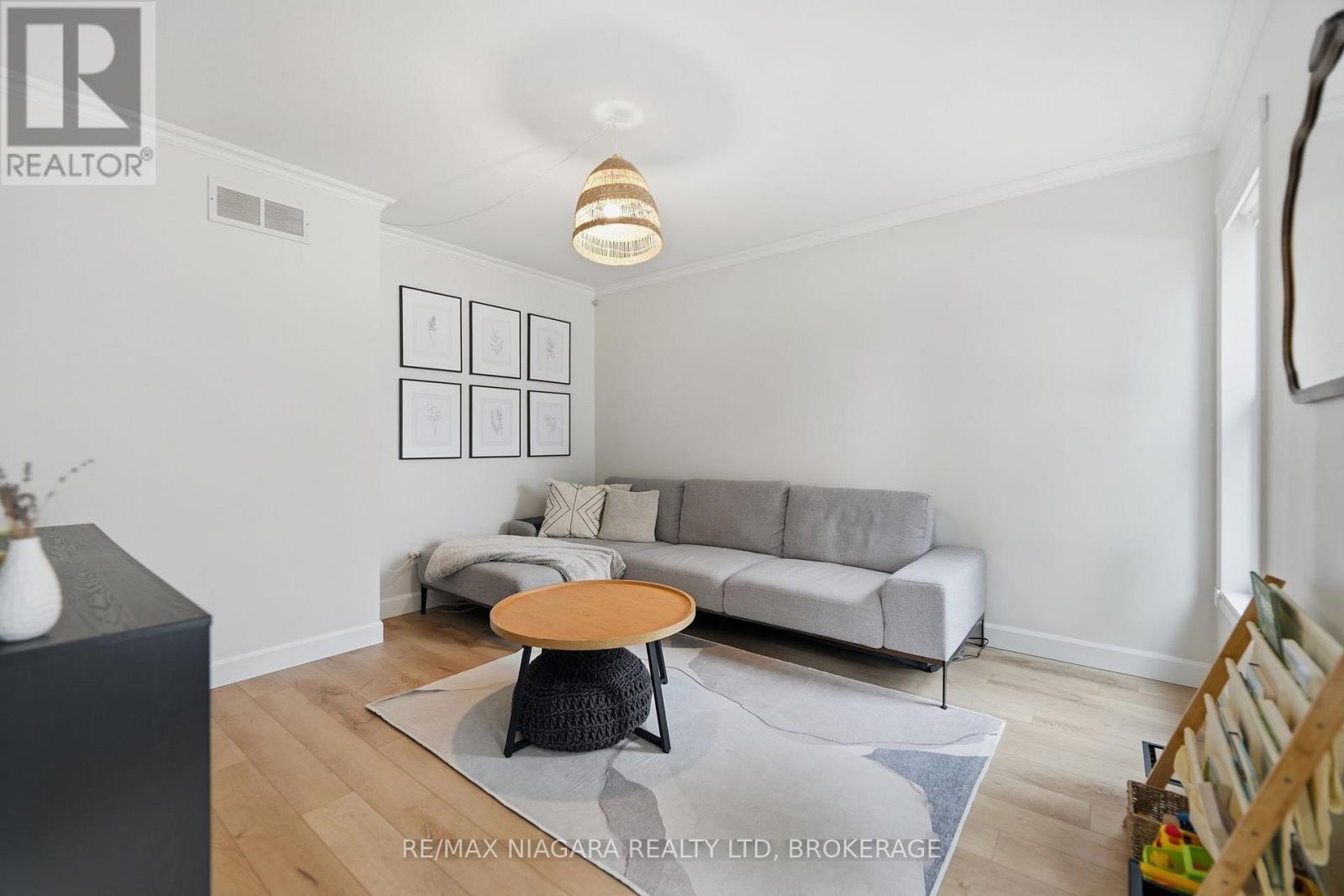 507 Niagara Street, St. Catharines, Ontario  L2M 3P4 - Photo 8 - X12688074