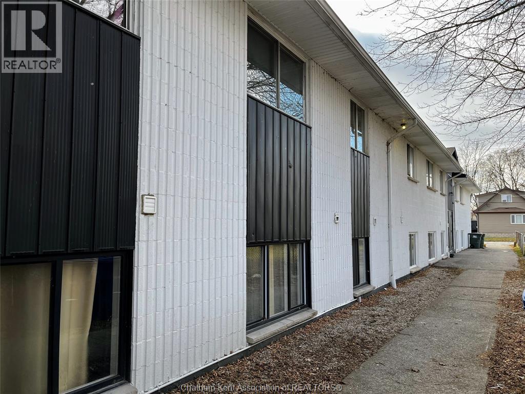 MLS# 26000871: 89 Sheldon AVENUE Unit# 3, Chatham, Canada