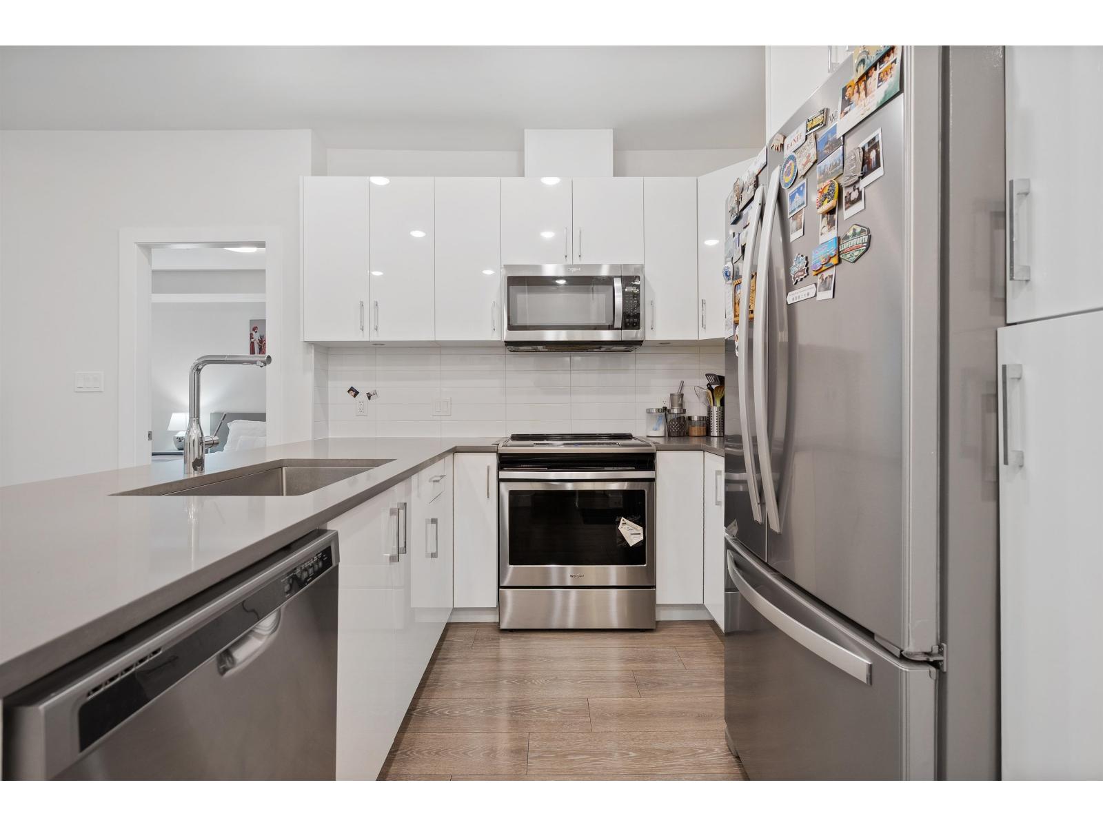 113 15351 101 Avenue, Surrey, British Columbia  V3R 0G2 - Photo 7 - R3077795