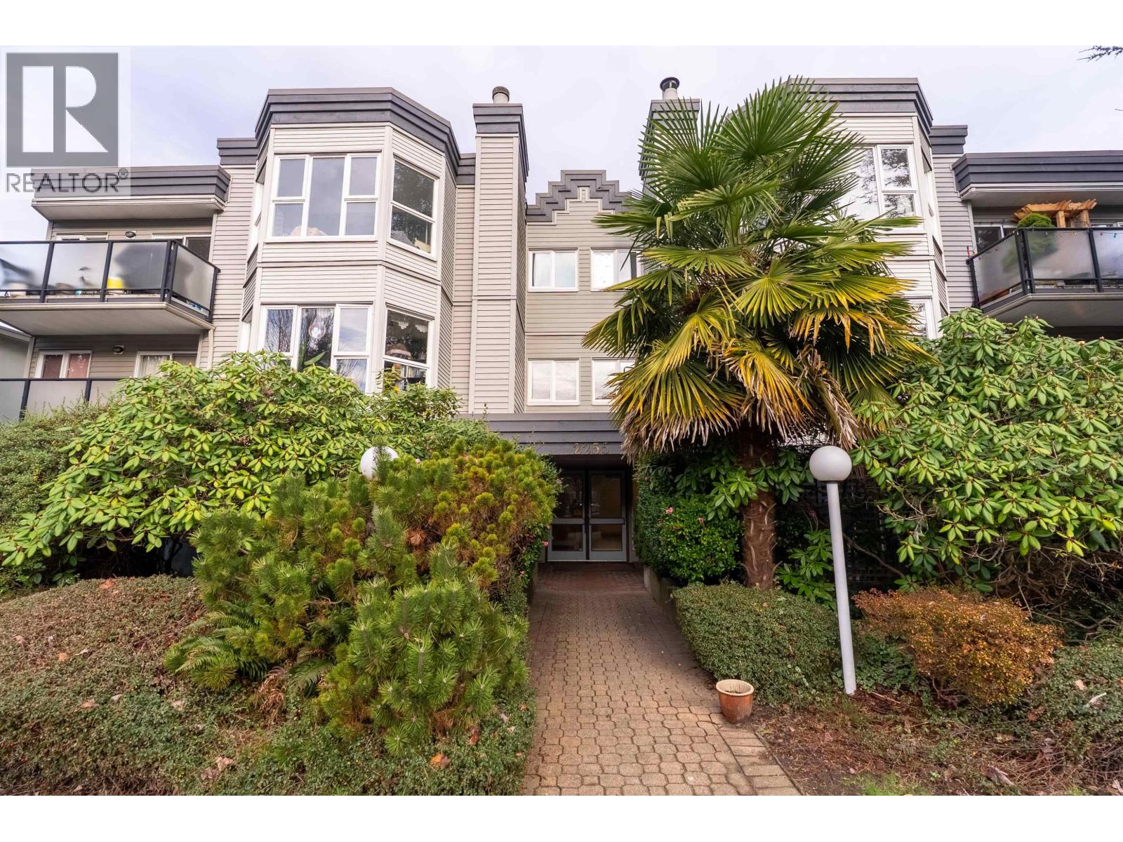 208 2255 Eton Street, Vancouver, British Columbia  V5L 1C9 - Photo 2 - R3077756
