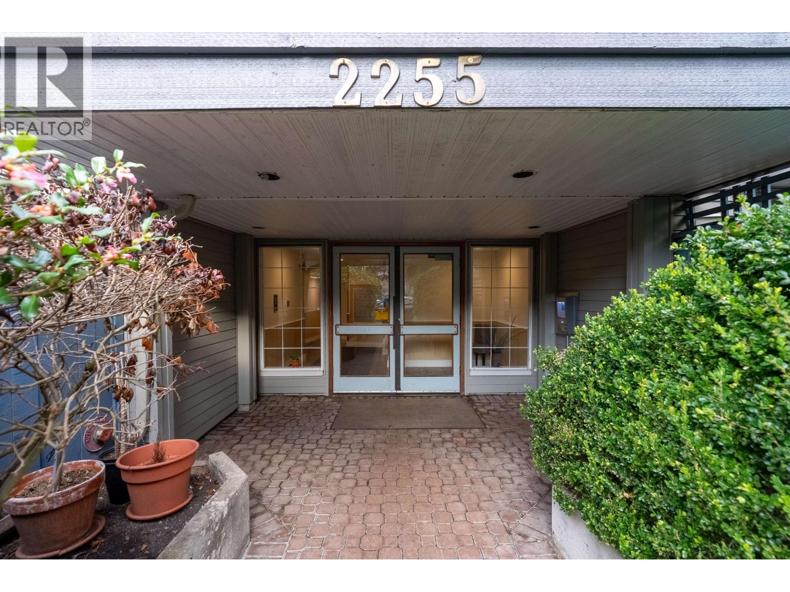 208 2255 Eton Street, Vancouver, British Columbia  V5L 1C9 - Photo 3 - R3077756