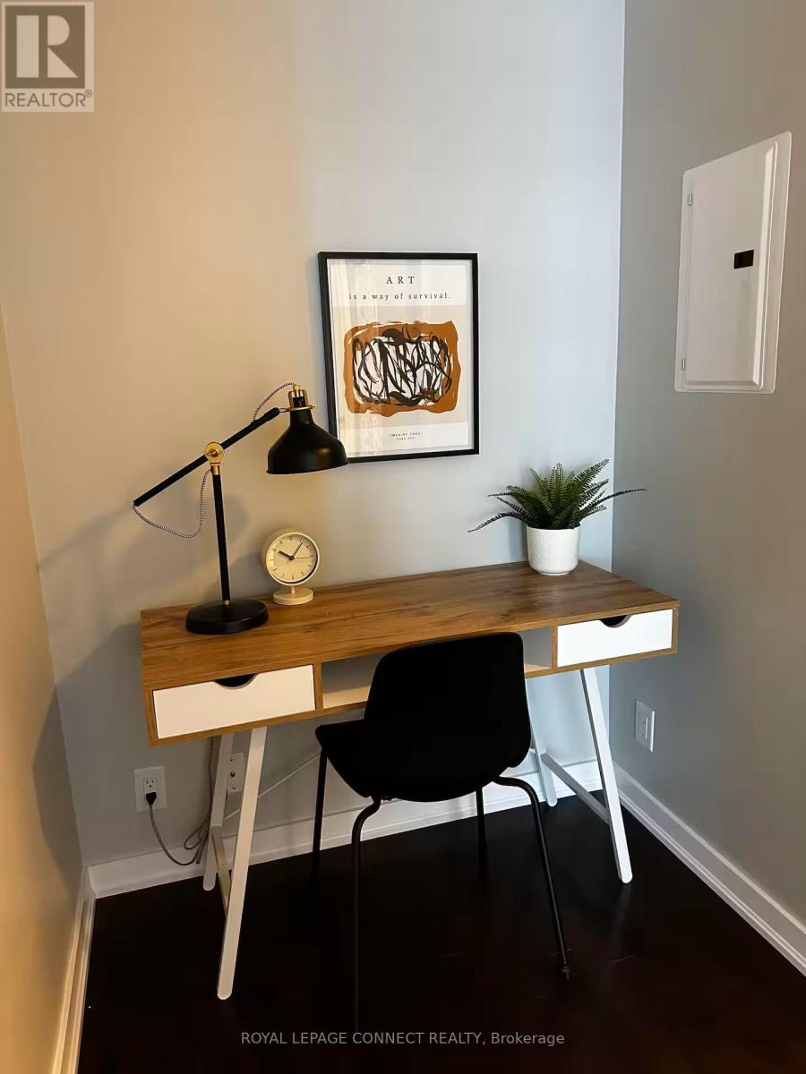 2010 - 12 York Street, Toronto, Ontario  M5J 0A9 - Photo 10 - C12688008