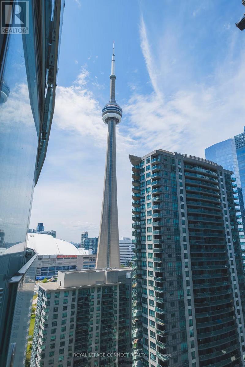 2010 - 12 York Street, Toronto, Ontario  M5J 0A9 - Photo 12 - C12688008