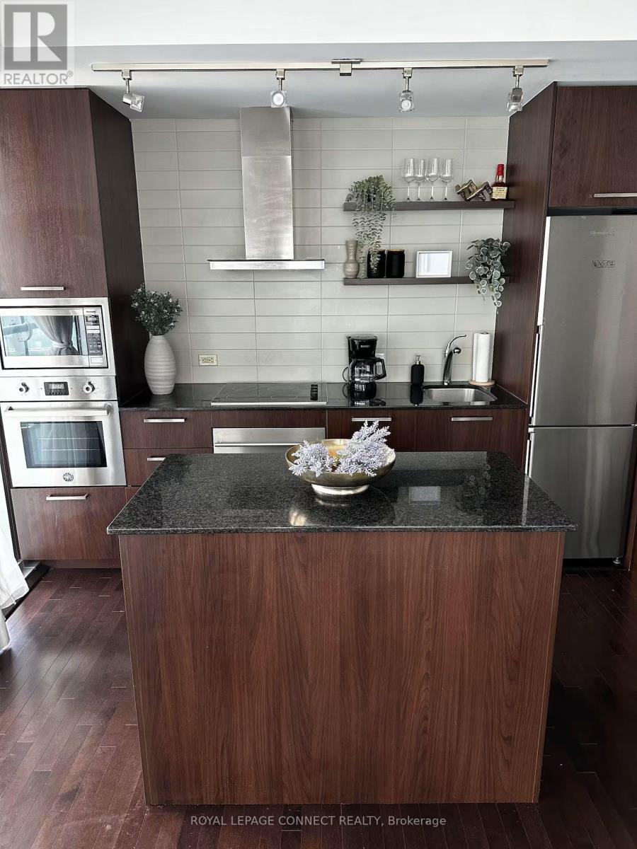 2010 - 12 York Street, Toronto, Ontario  M5J 0A9 - Photo 7 - C12688008