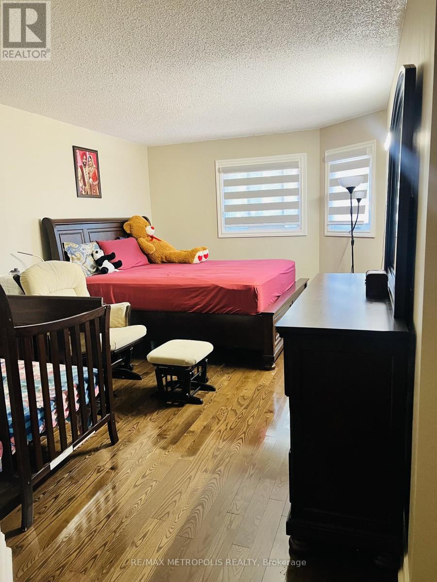 2 Sable Crescent, Whitby, Ontario  L1R 1Y4 - Photo 13 - E12687944