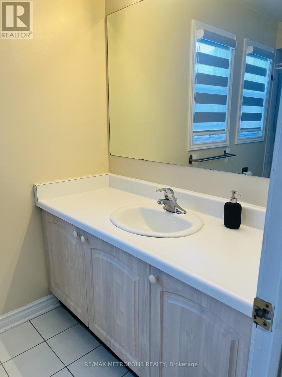 2 Sable Crescent, Whitby, Ontario  L1R 1Y4 - Photo 19 - E12687944